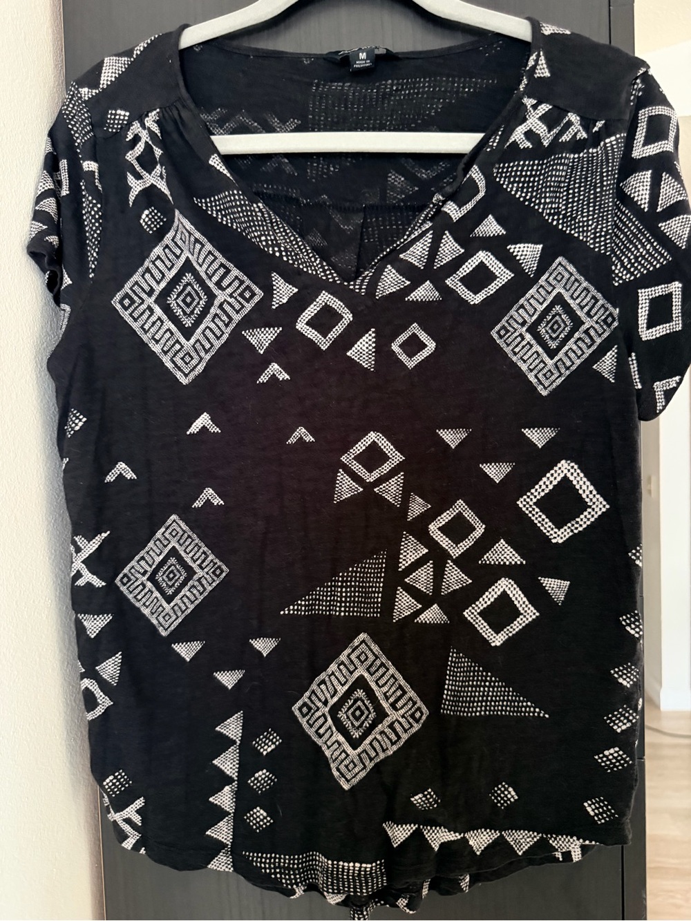 Black Short-Sleeve V-Neck Tee with White Geometric Print
